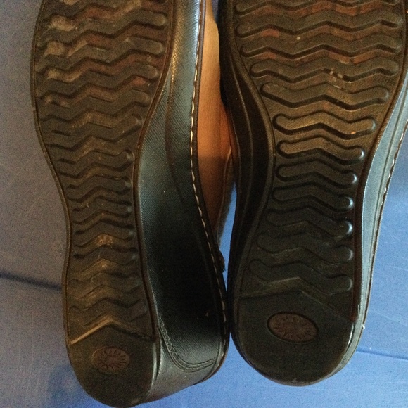 UGG - Picture 7 of 7